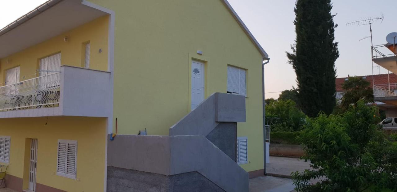 Apartmani Milutin Brodarica  Extérieur photo