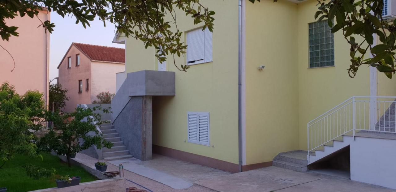 Apartmani Milutin Brodarica  Extérieur photo