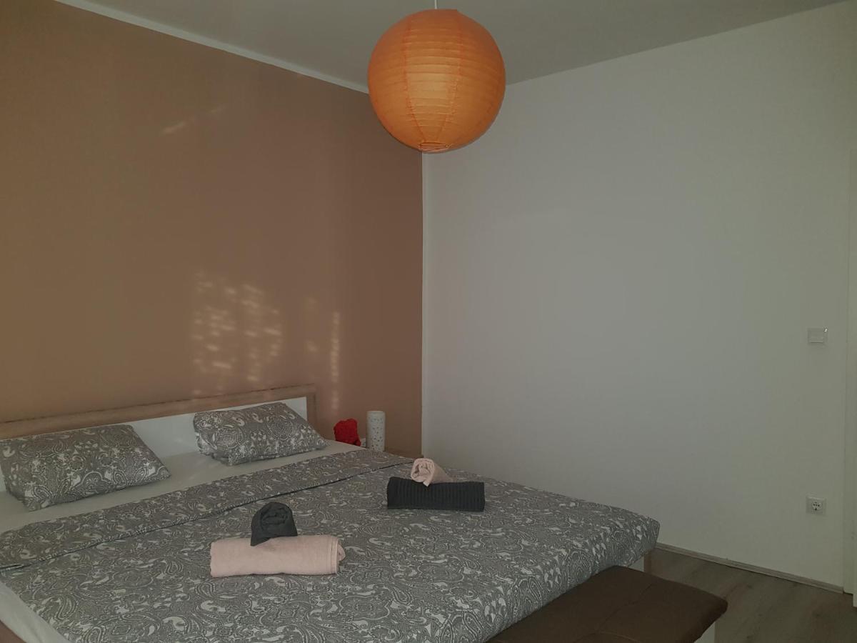 Apartmani Milutin Brodarica  Extérieur photo