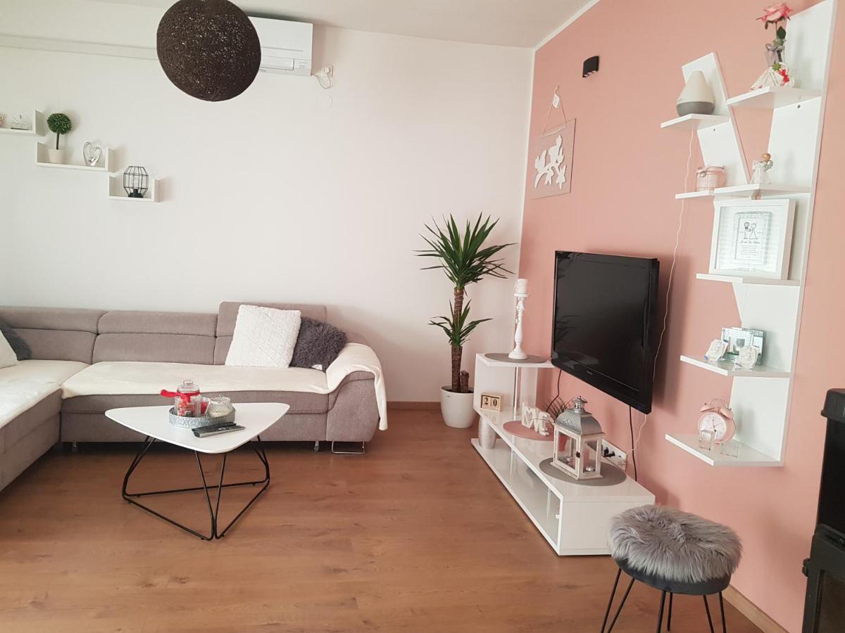 Apartmani Milutin Brodarica  Extérieur photo