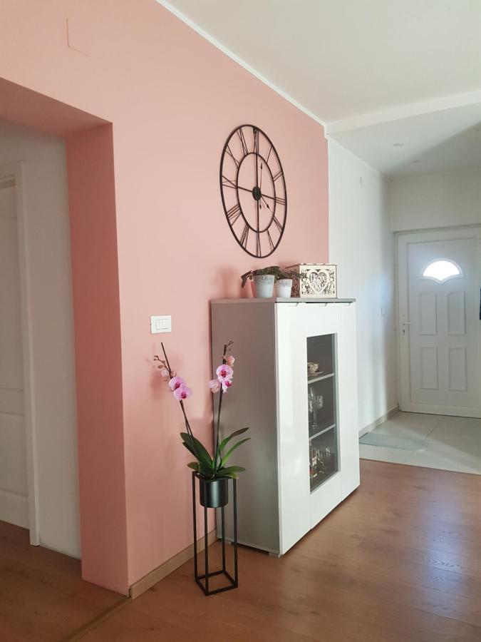 Apartmani Milutin Brodarica  Extérieur photo